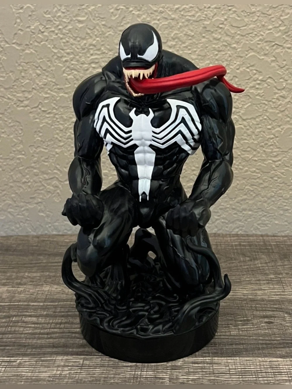 Venom Marvel Comics Cable Guy Gaming Controller Phone Holder Stand.